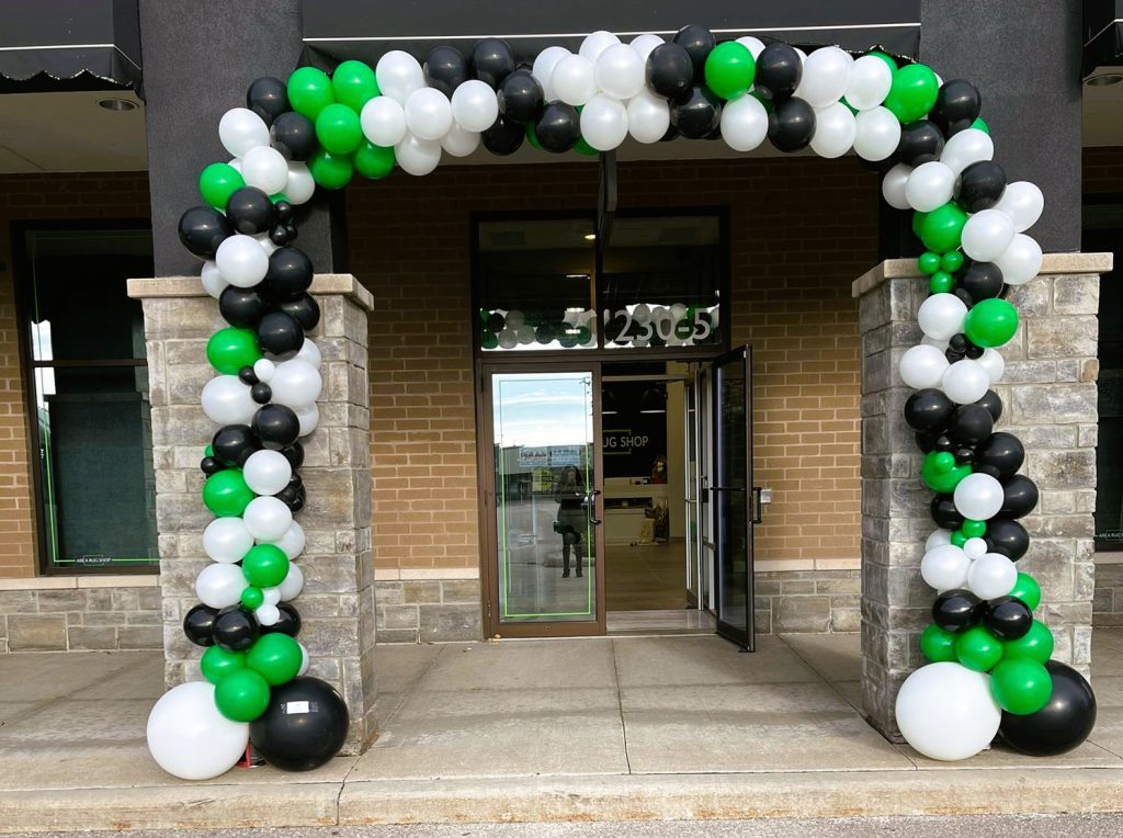 Barrie Balloon Decor and Flower Walls Rental for St. Patrick’s Day